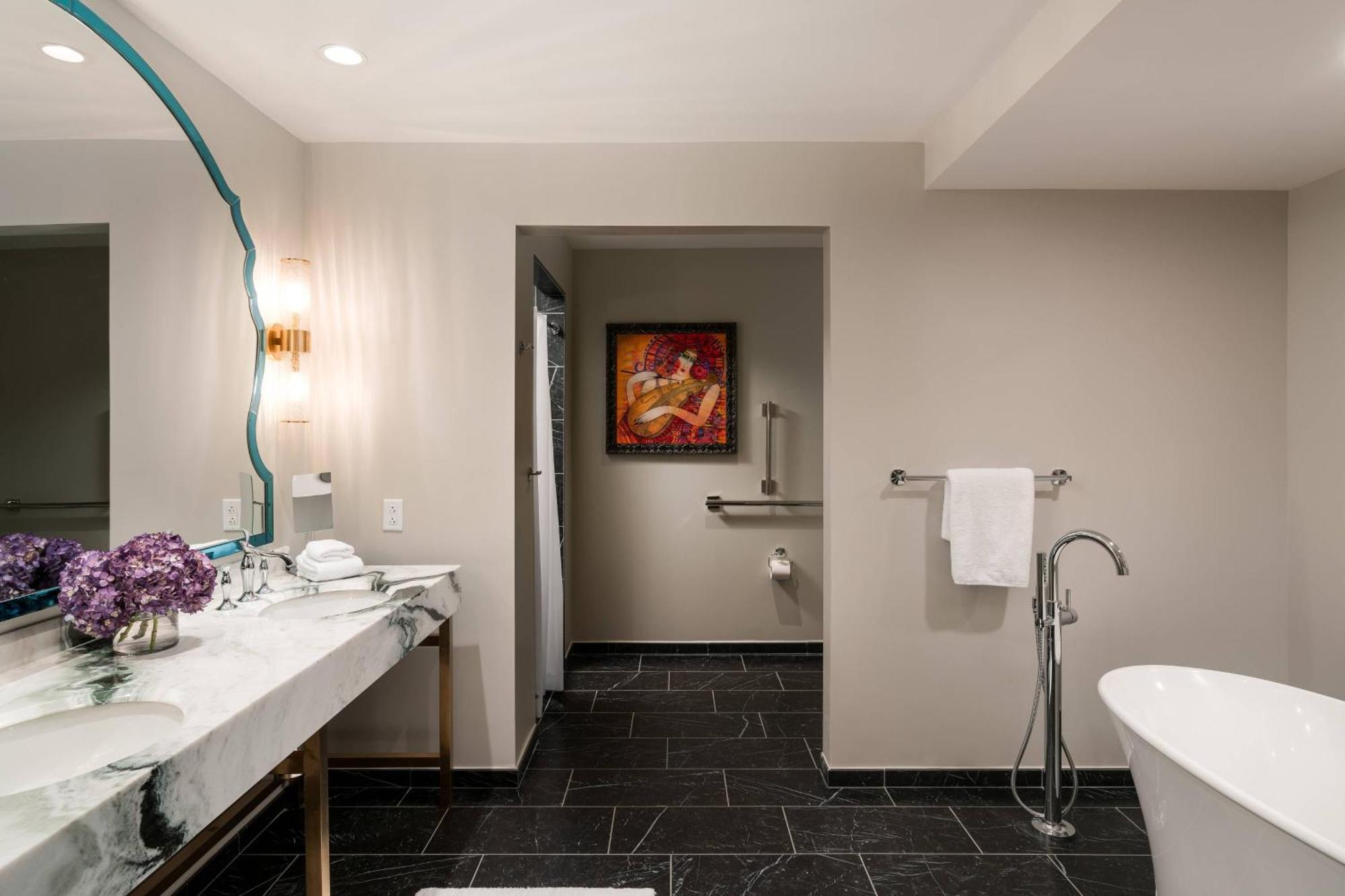 Grand Bohemian Charlotte, Autograph Collection Hotel Екстериор снимка